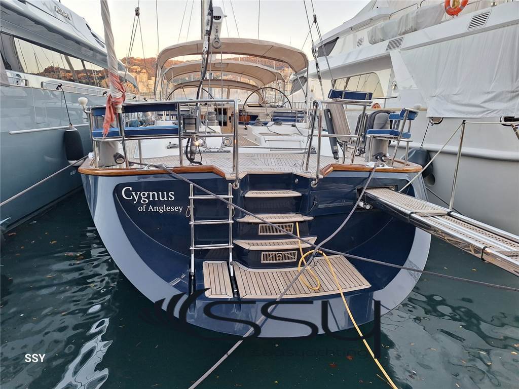 OYSTER YACHTS 82