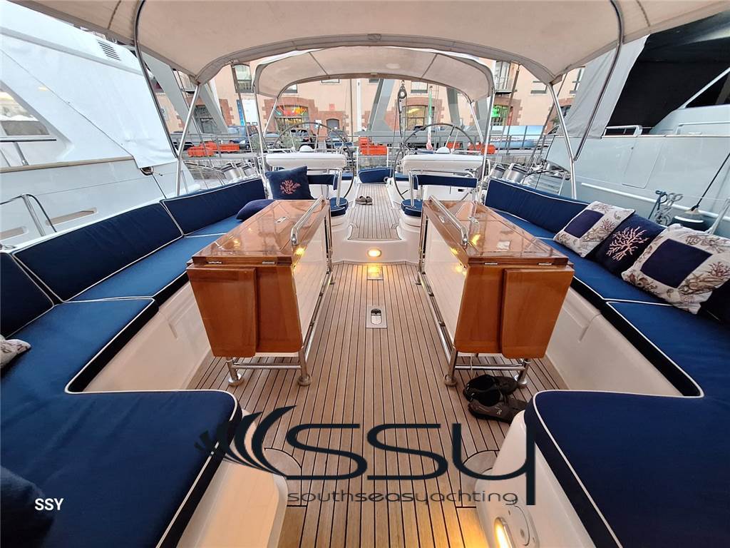 OYSTER YACHTS 82