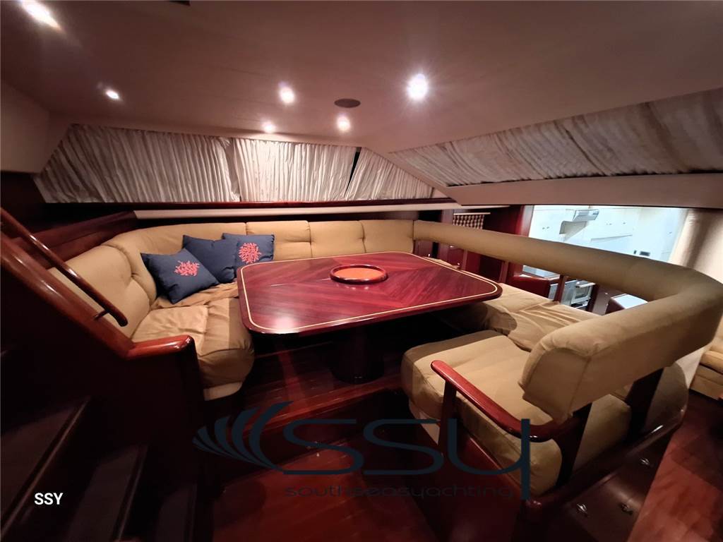 OYSTER YACHTS 82
