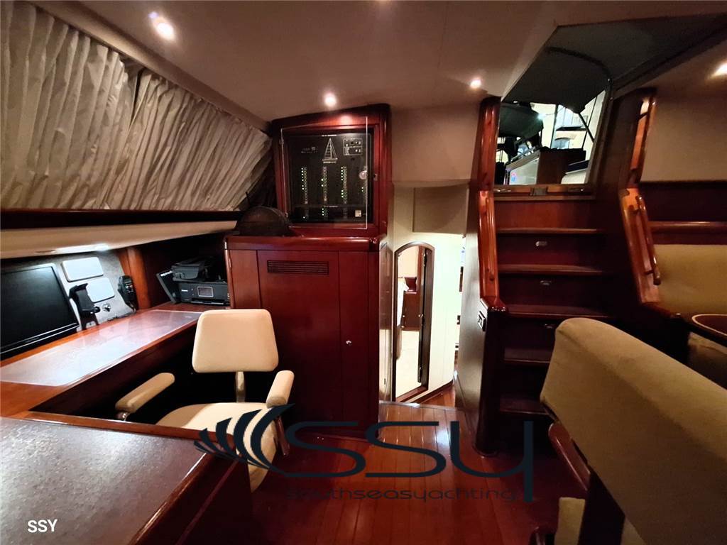 OYSTER YACHTS 82