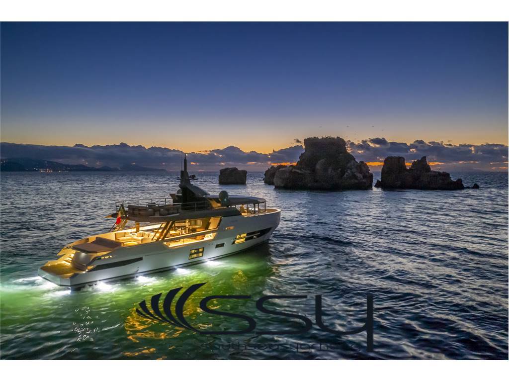 ARCADIA YACHTS SHERPA 80 XL