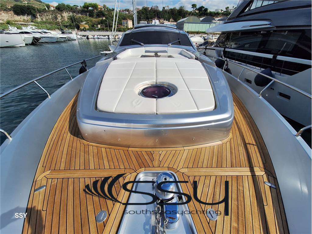 PERSHING 82 VHP