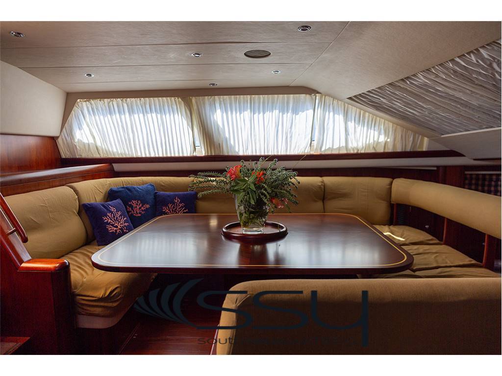 OYSTER YACHTS 82