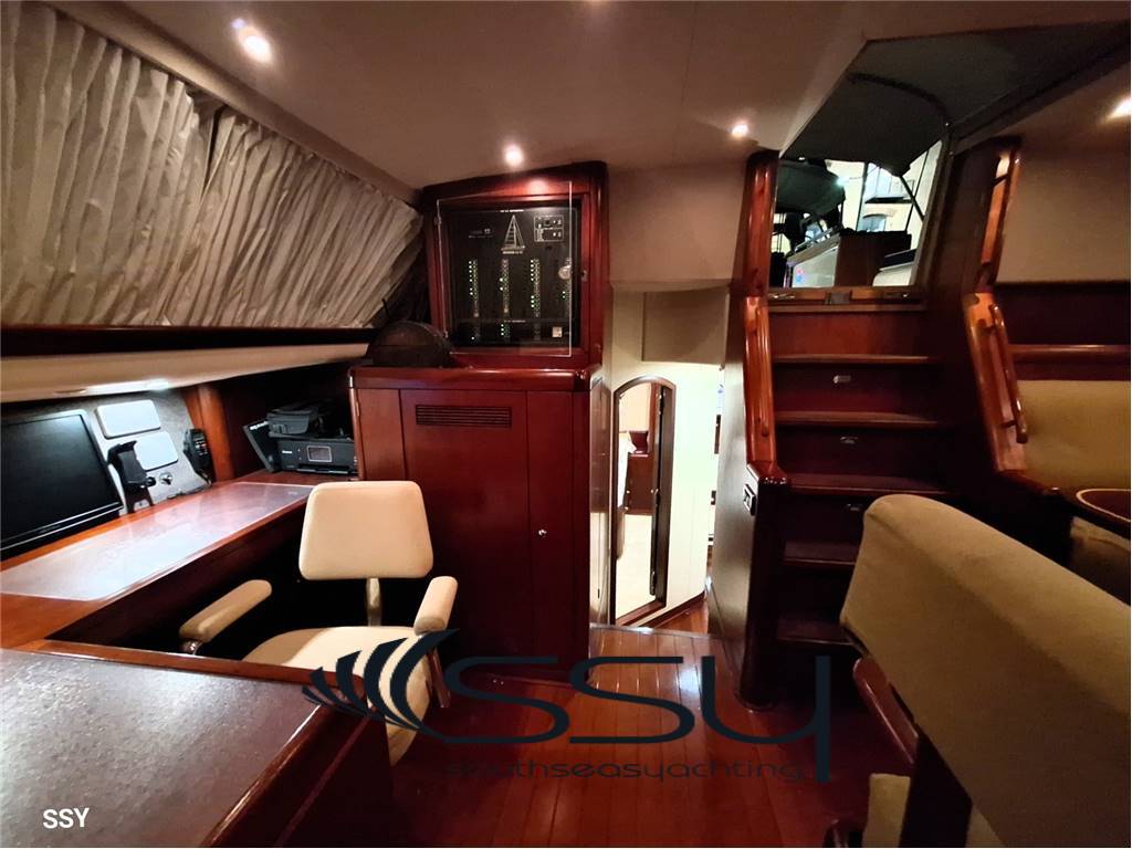 OYSTER YACHTS 82