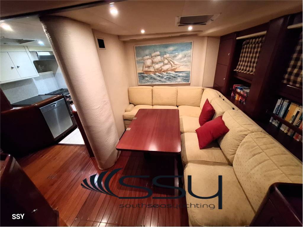 OYSTER YACHTS 82