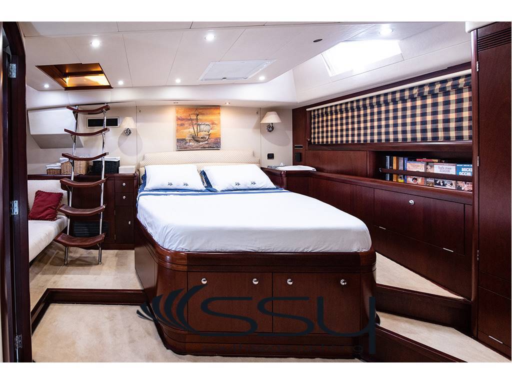 OYSTER YACHTS 82