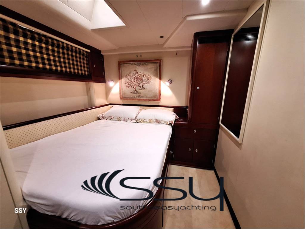 OYSTER YACHTS 82