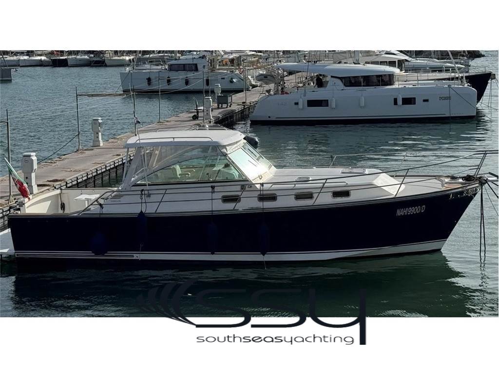 SABRELINE LOBSTER 36 Express Cruiser