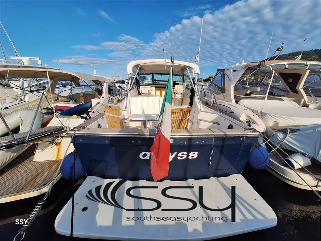 SABRELINE LOBSTER 36 Express Cruiser