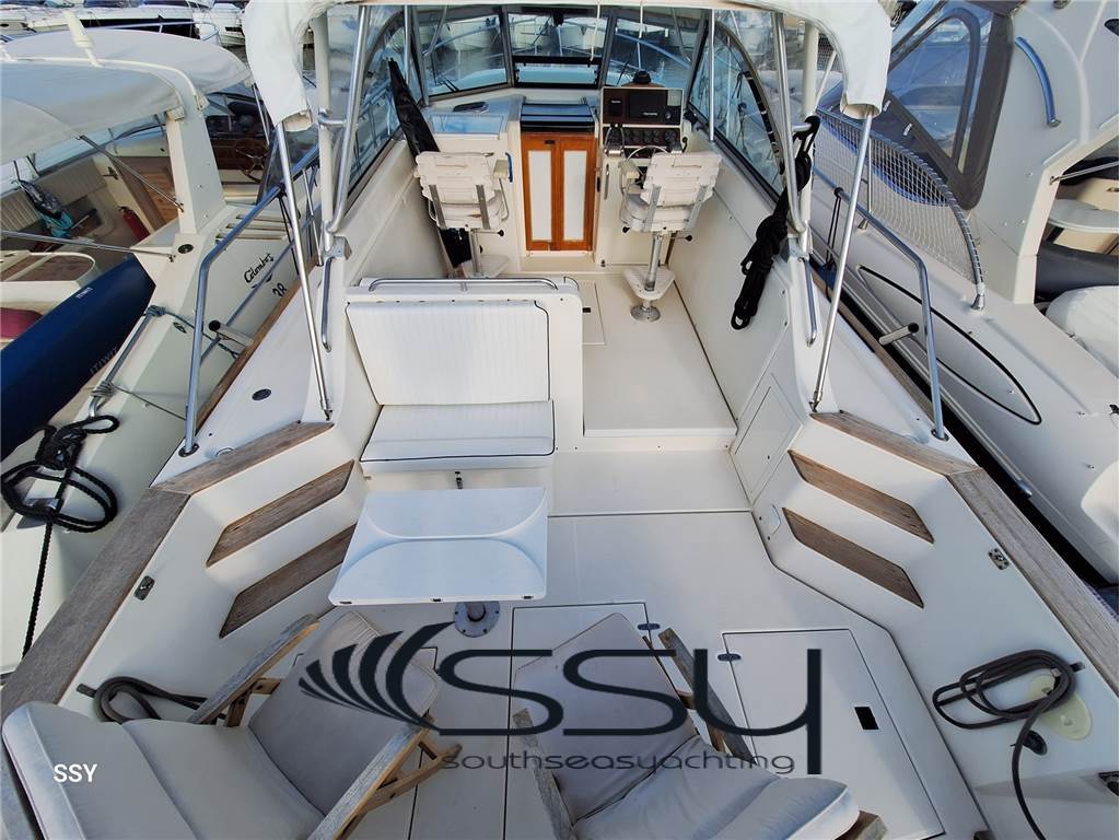 SABRELINE LOBSTER 36 Express Cruiser