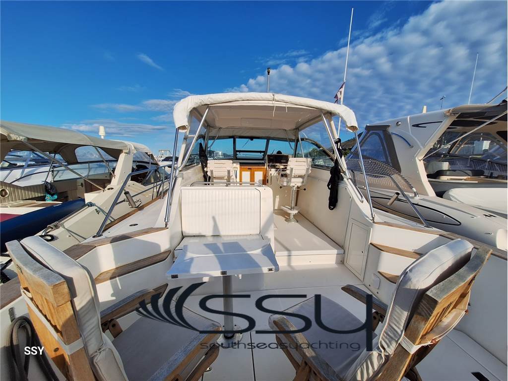 SABRELINE LOBSTER 36 Express Cruiser