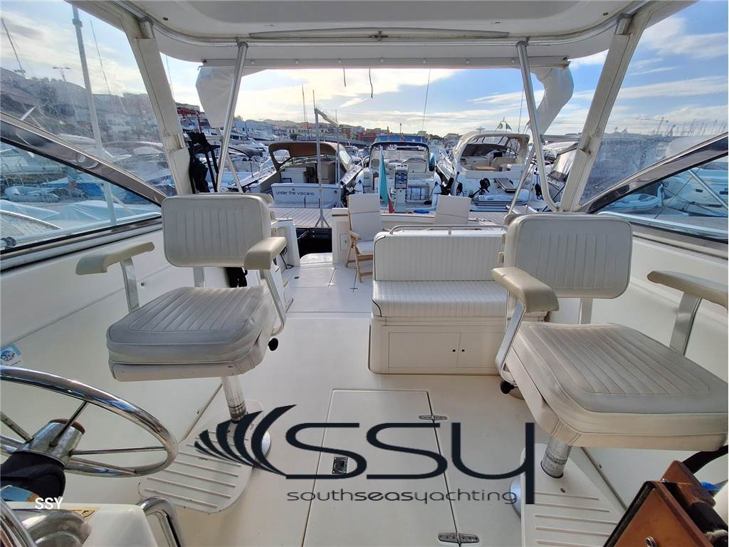 SABRELINE LOBSTER 36 Express Cruiser