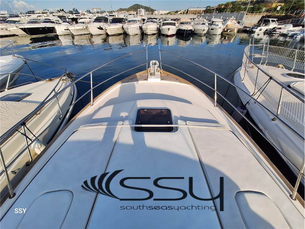 SABRELINE LOBSTER 36 Express Cruiser
