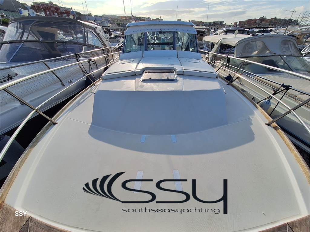 SABRELINE LOBSTER 36 Express Cruiser
