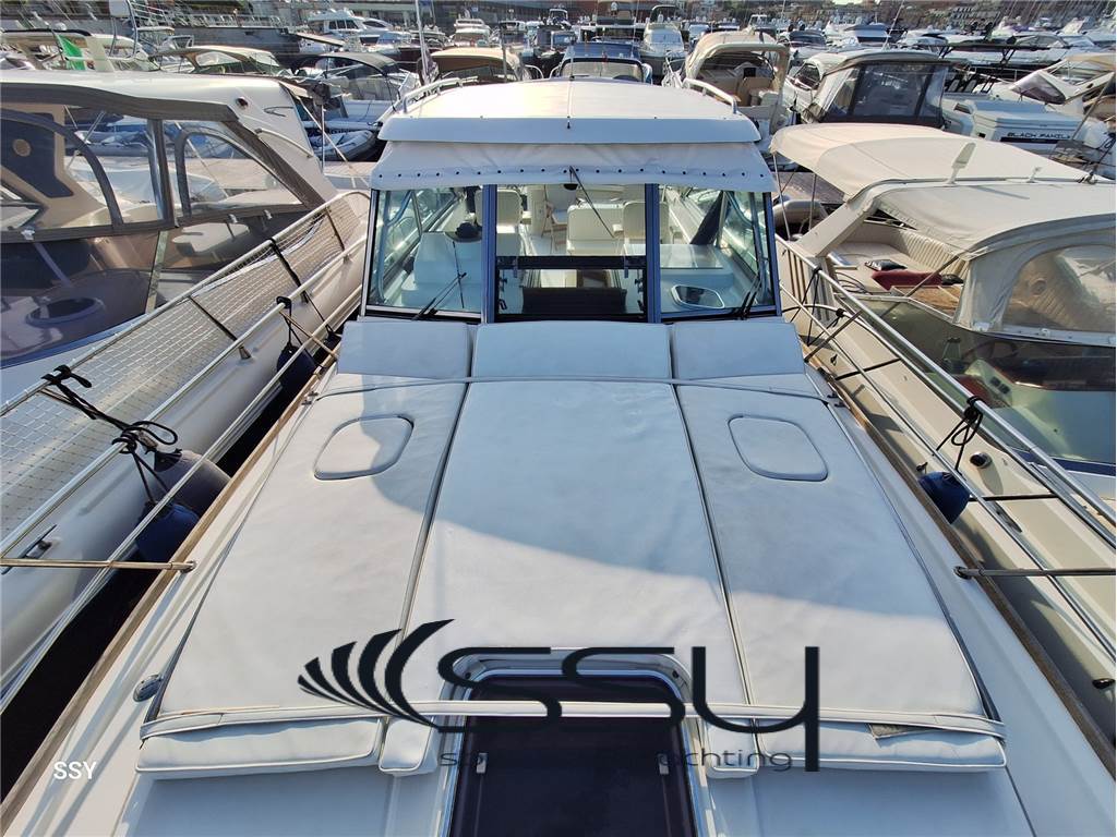 SABRELINE LOBSTER 36 Express Cruiser