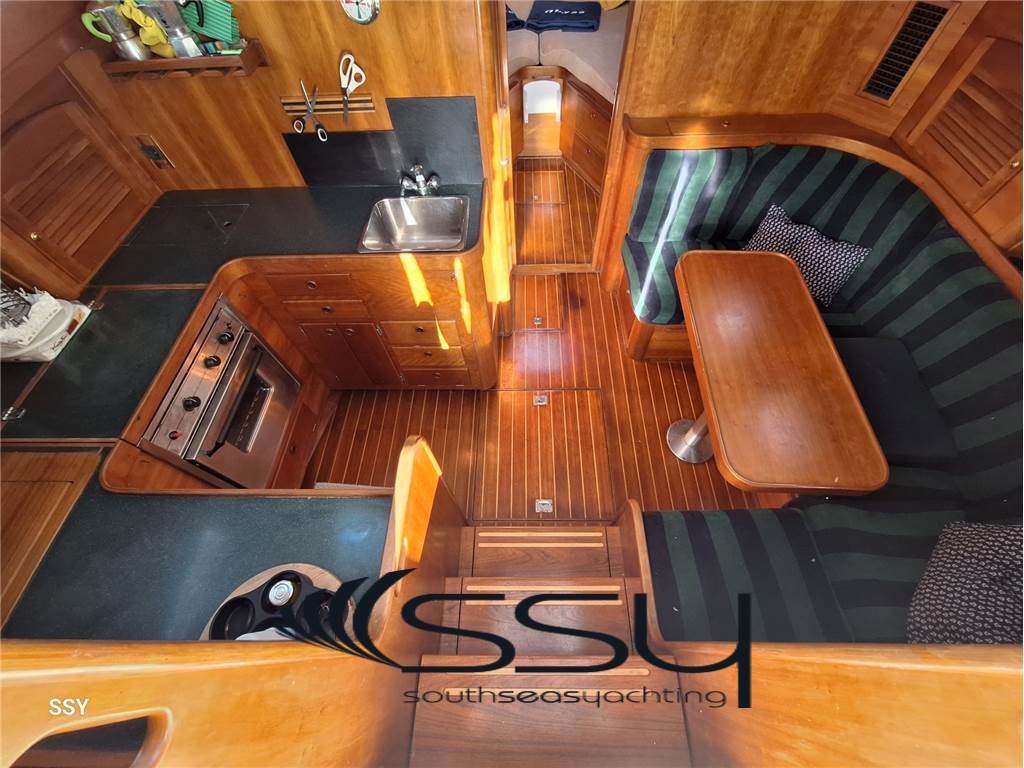 SABRELINE LOBSTER 36 Express Cruiser