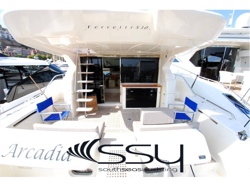 FERRETTI 530