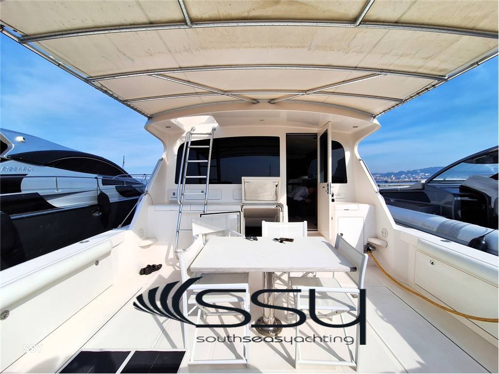CABO YACHT 43 Flybridge