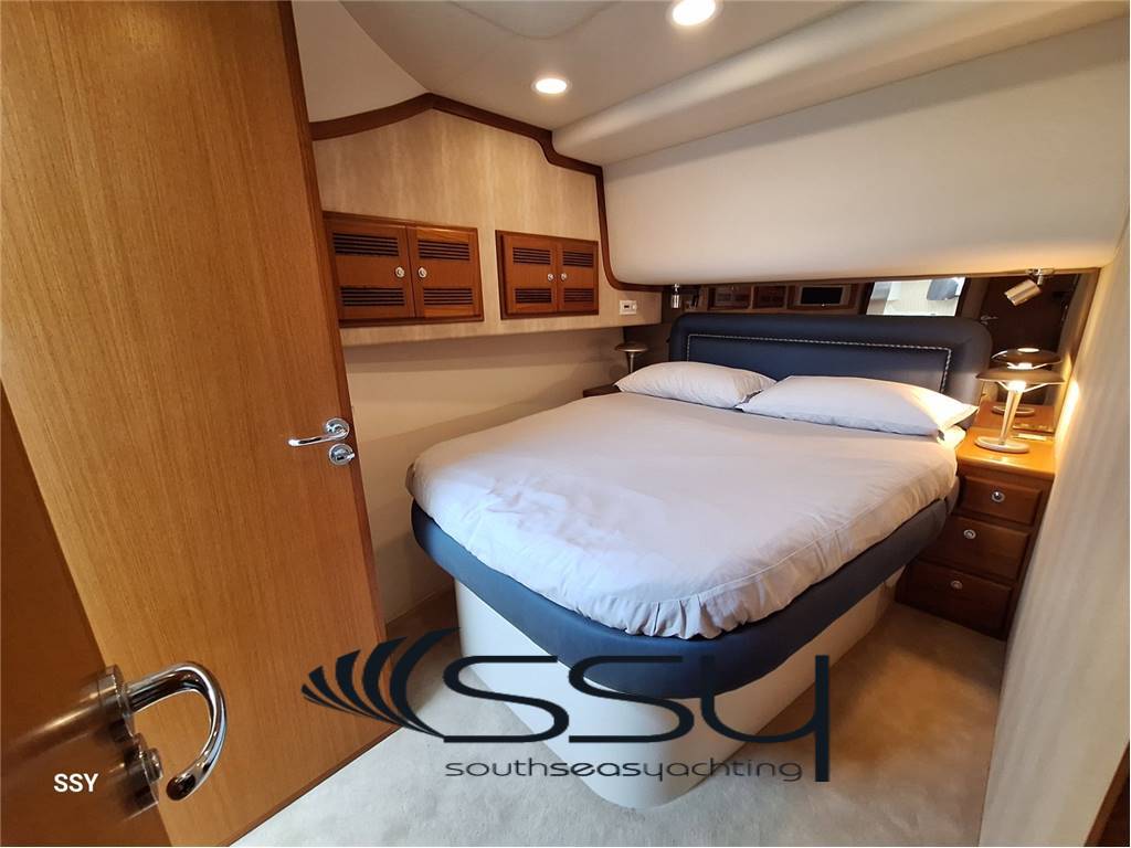 CABO YACHT 43 Flybridge