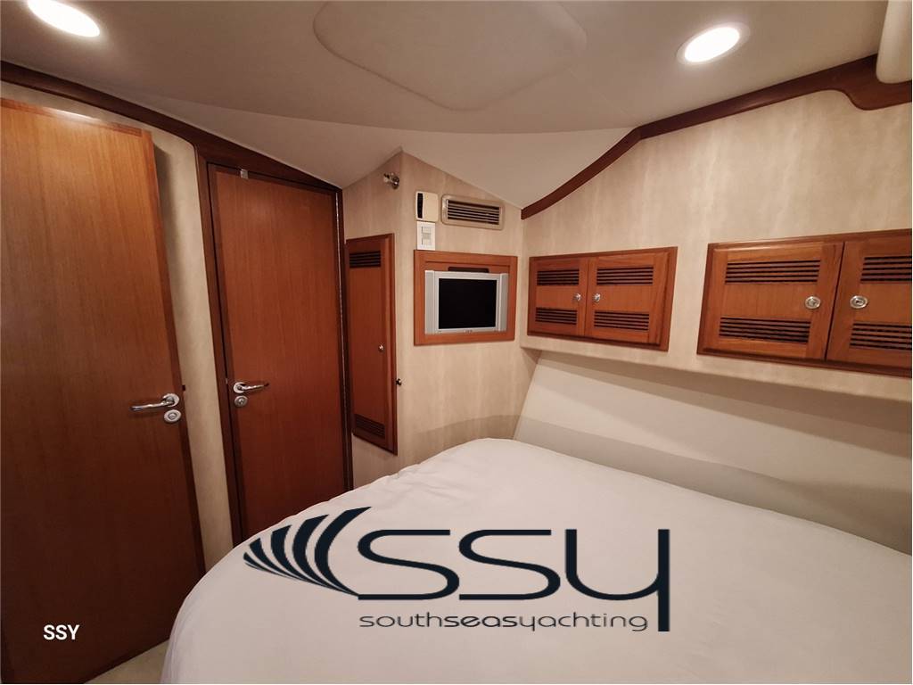 CABO YACHT 43 Flybridge