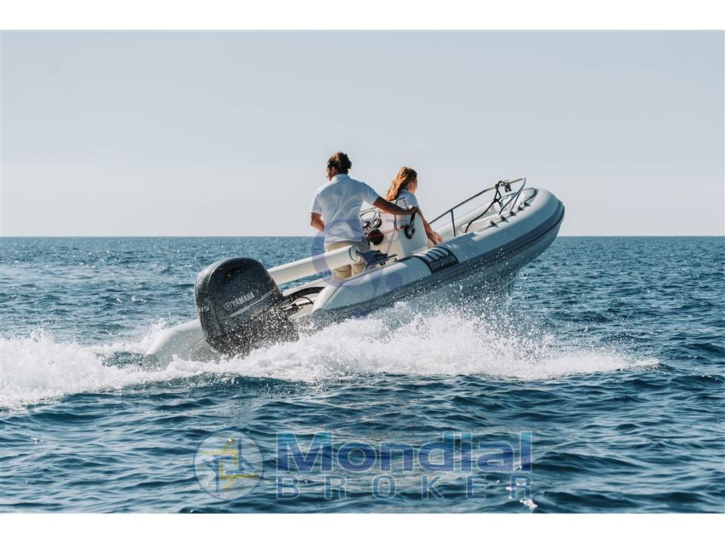 Novurania DL 550
