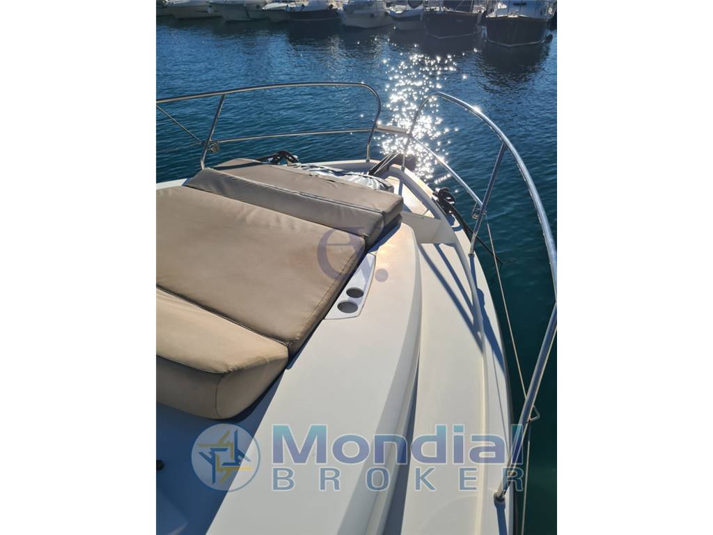Sealine C330