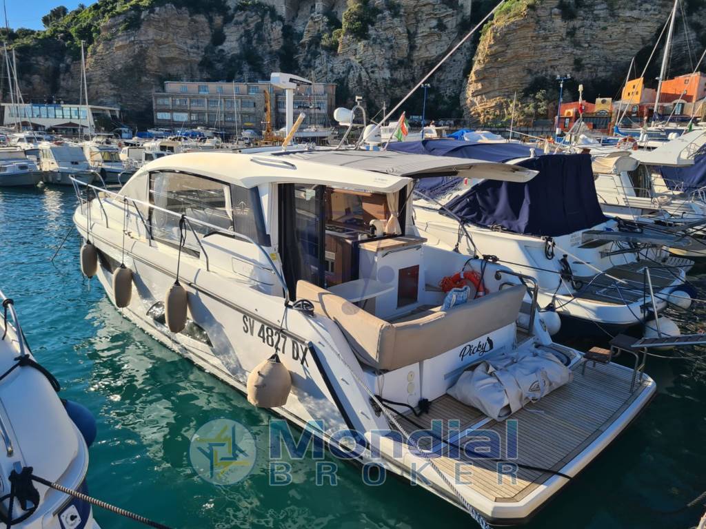 Sealine C330