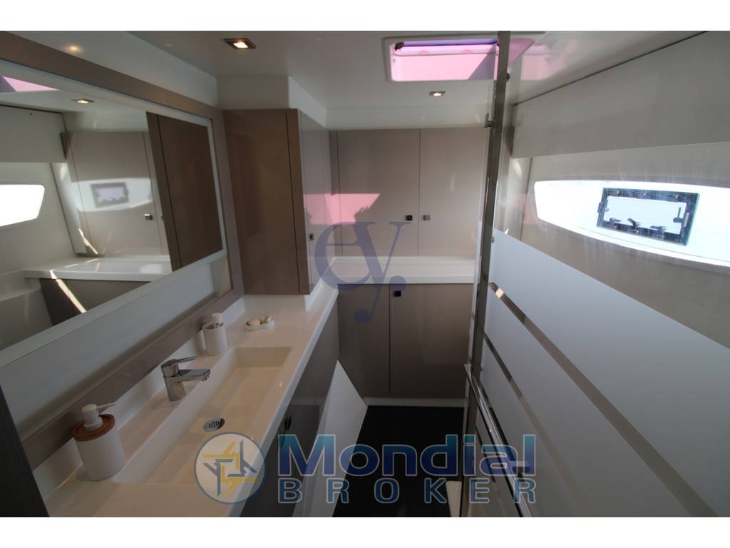 Fountaine Pajot Astréa 42
