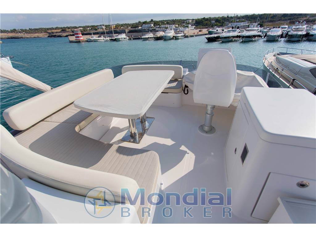 Azimut Magellano 53