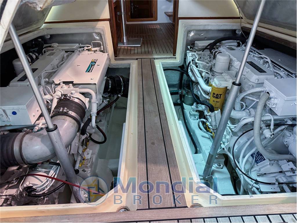 Rose Island Lobster 38