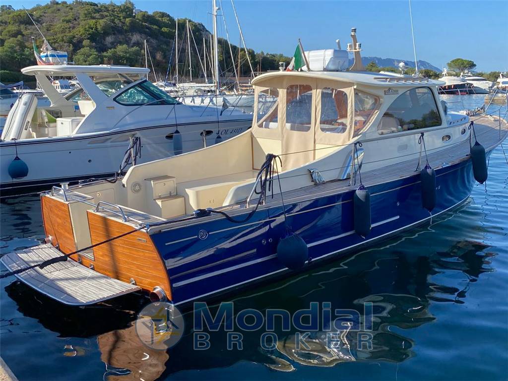 Rose Island Lobster 38