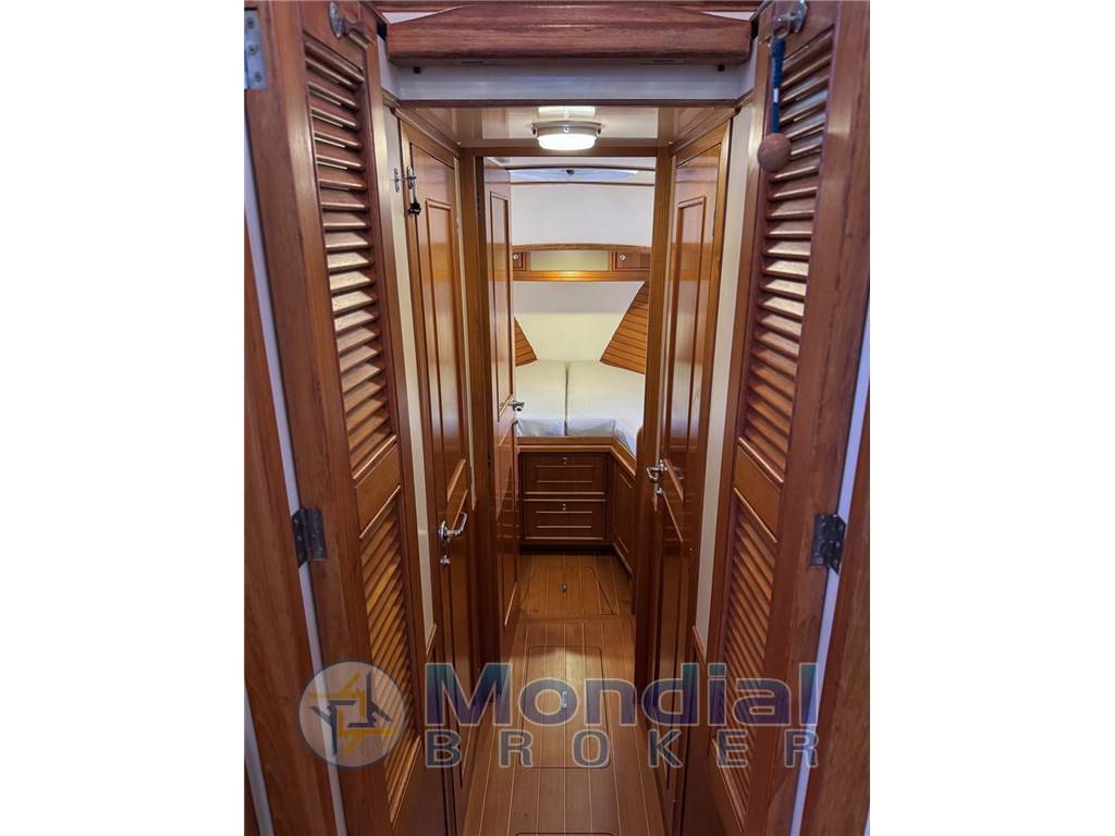 Rose Island Lobster 38