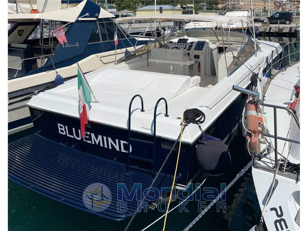 Magnum Marine 40' Sport