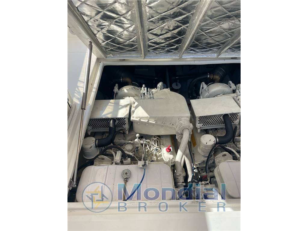 Magnum Marine 40' Sport