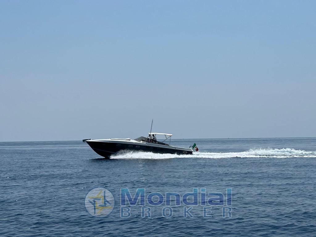 Magnum Marine 40' Sport