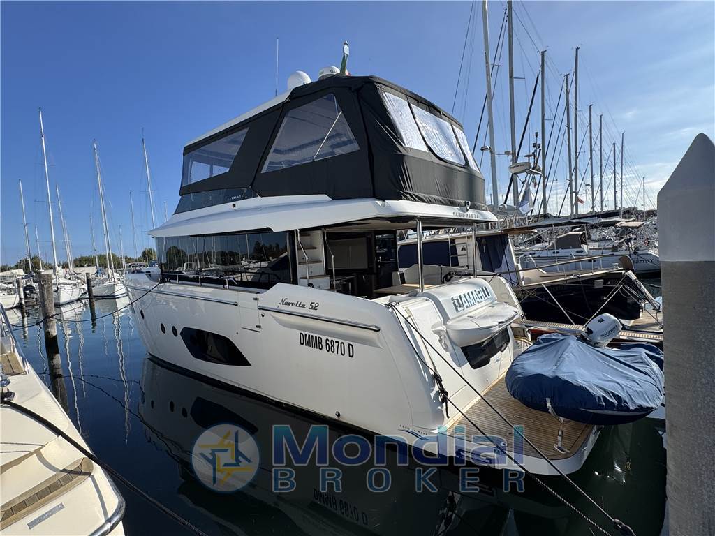 ABSOLUTE Navetta 52