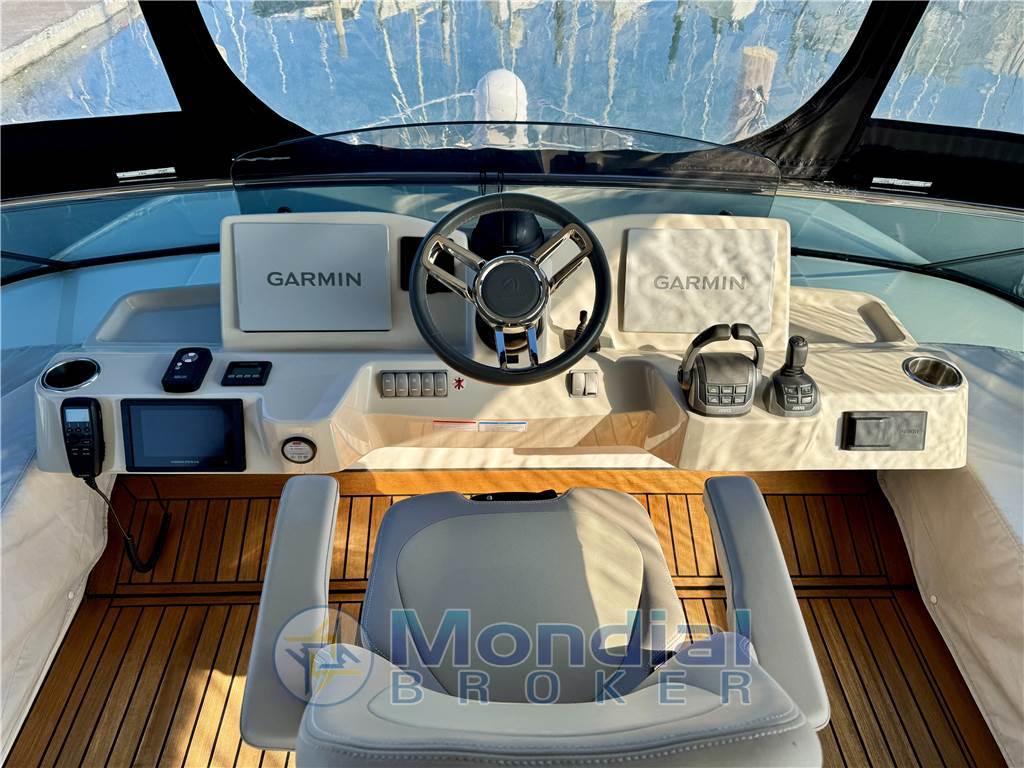 ABSOLUTE Navetta 52