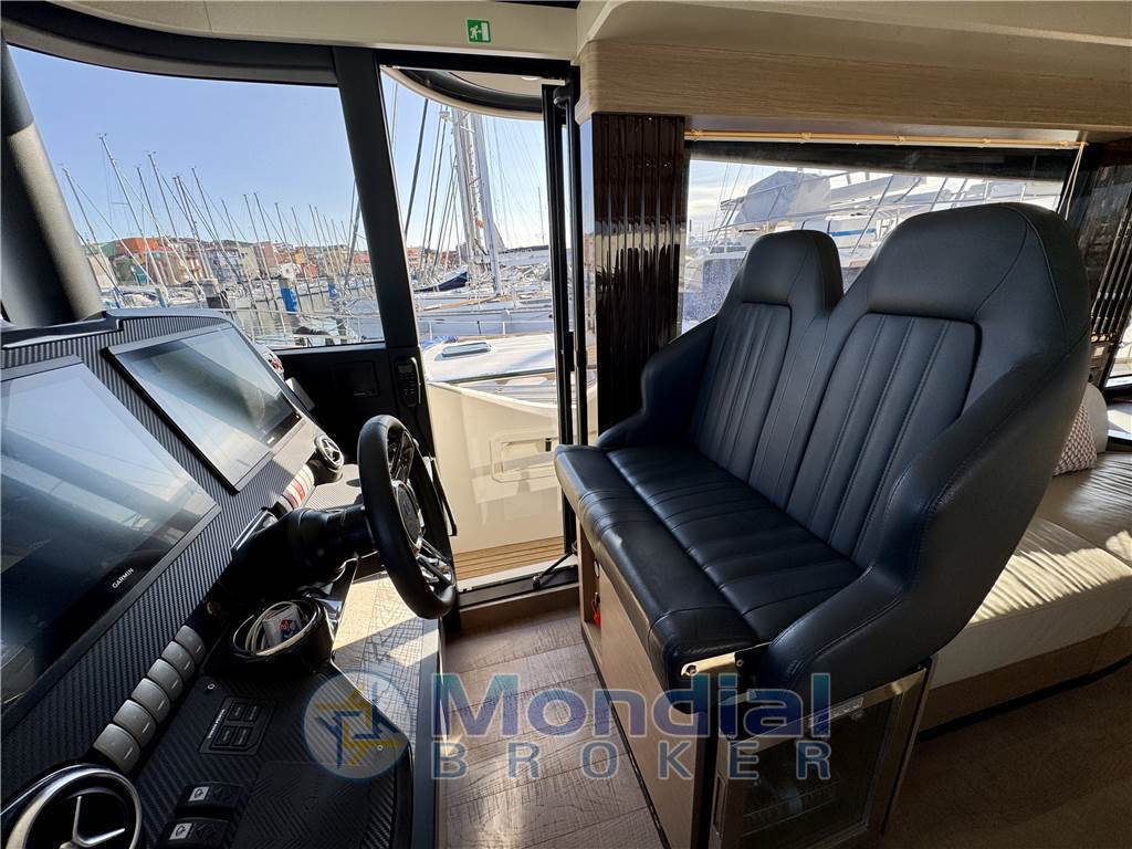 ABSOLUTE Navetta 52