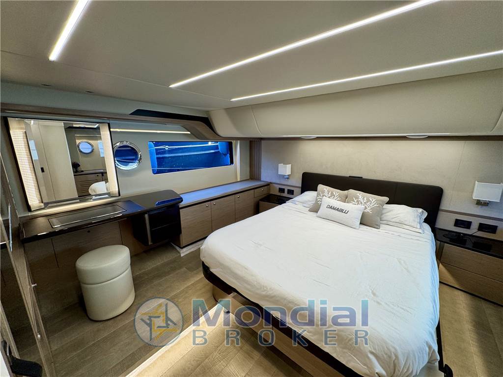 ABSOLUTE Navetta 52