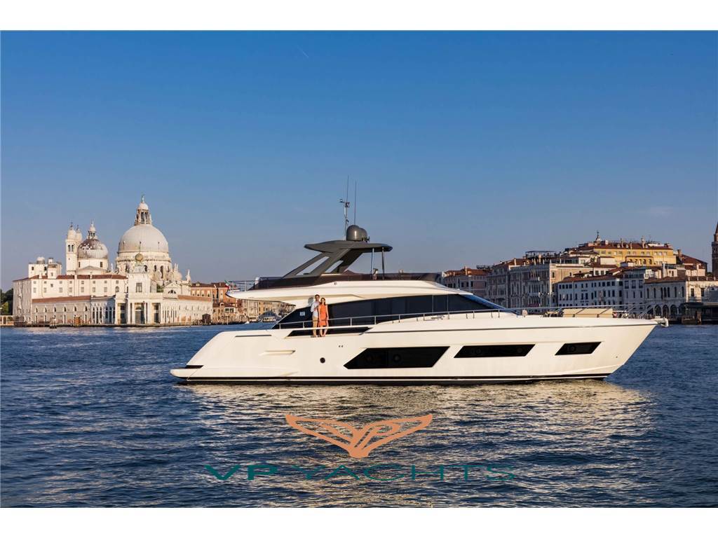 Ferretti Yachts F670
