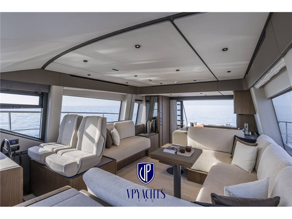 Ferretti Yachts F580