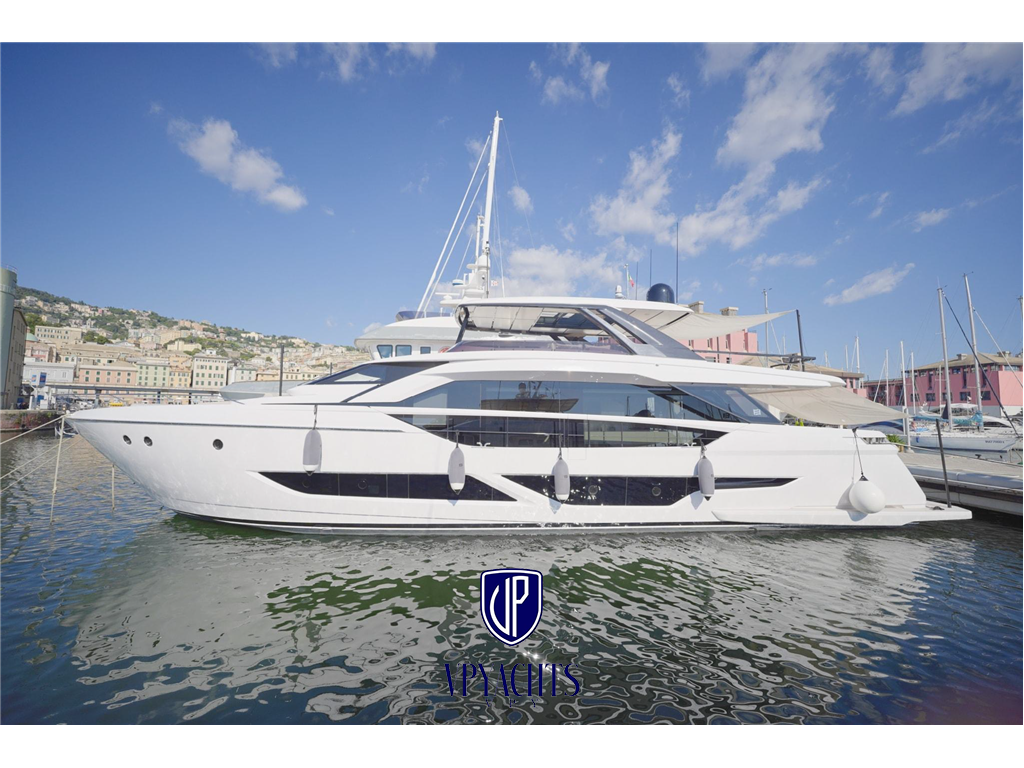 Ferretti Yachts F860