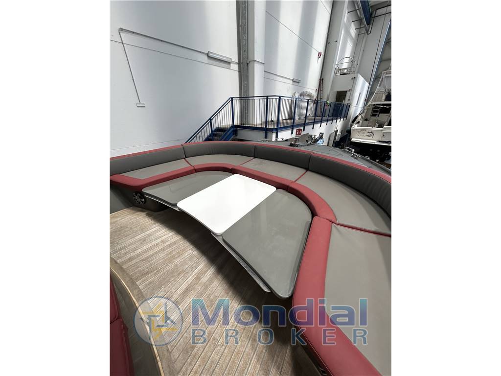Domina Yachts 42 Walkaround
