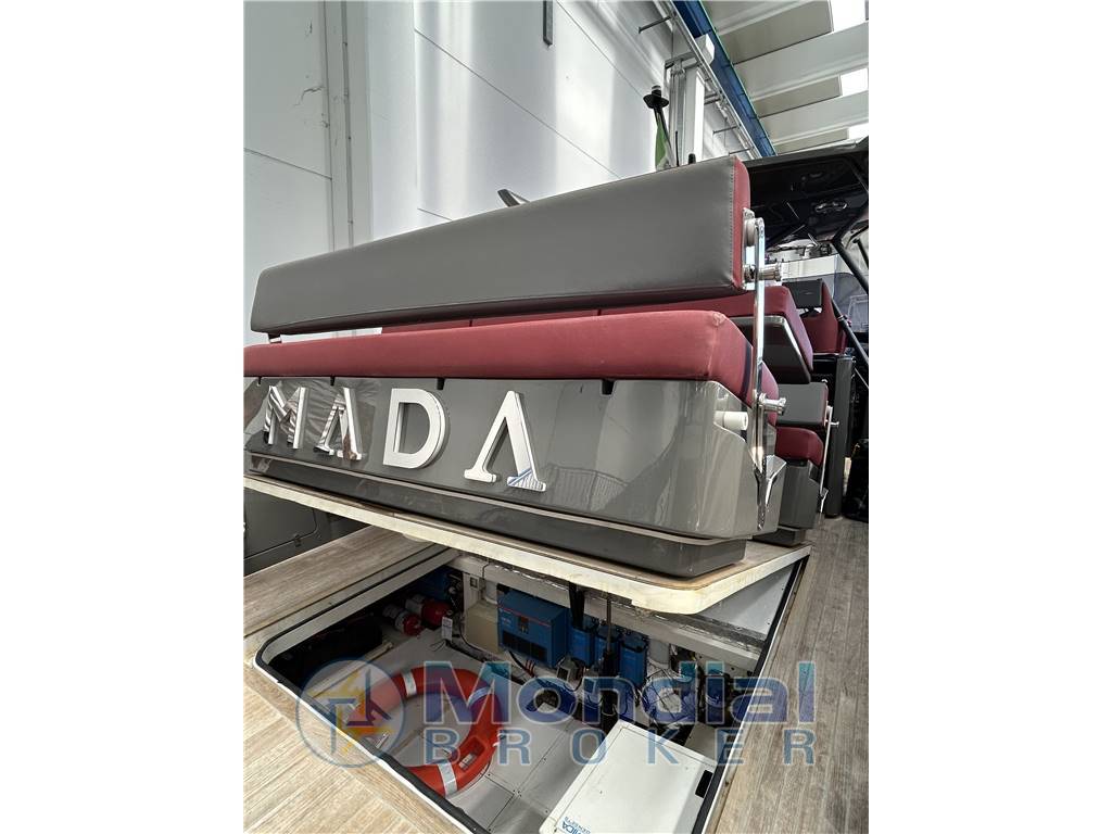 Domina Yachts 42 Walkaround