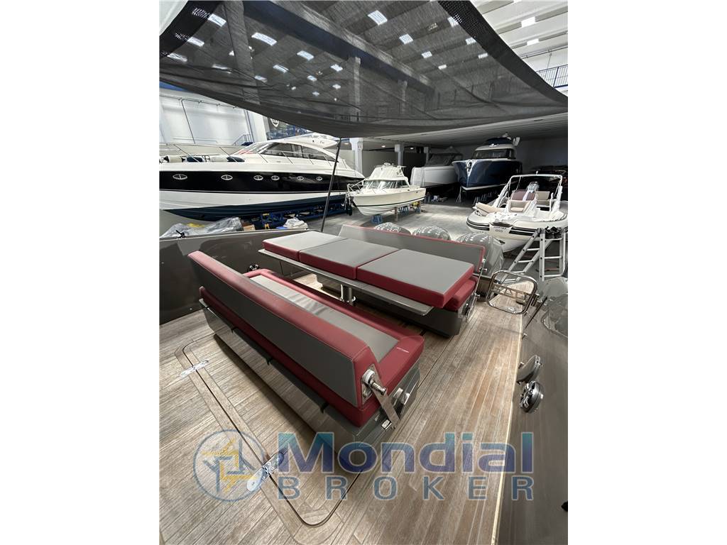 Domina Yachts 42 Walkaround