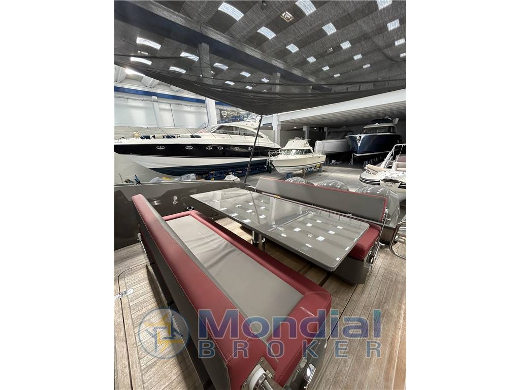 Domina Yachts 42 Walkaround