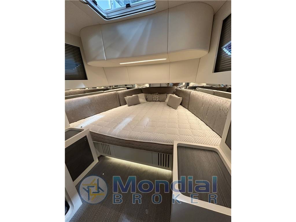 Domina Yachts 42 Walkaround