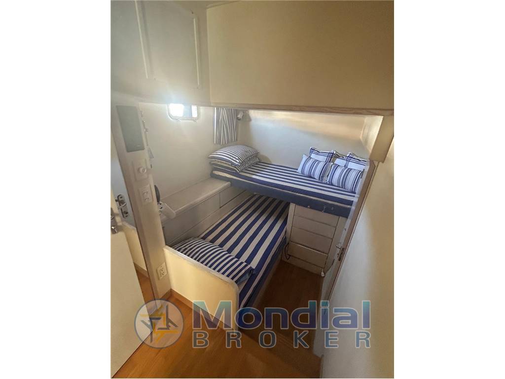 Hatteras Yacht 65 Convertible