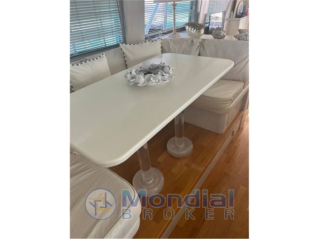 Hatteras Yacht 65 Convertible