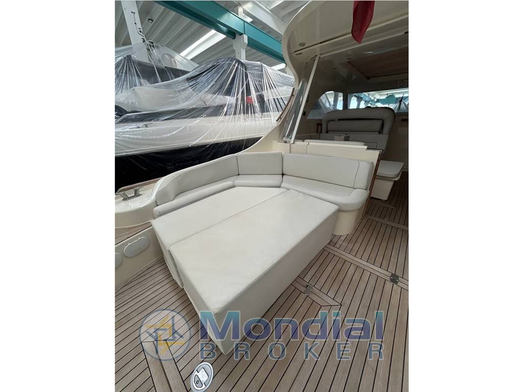 Mochi Craft 44 Dolphin